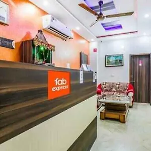 Hotel Fabexpress Mayank Palace, Chandigarh