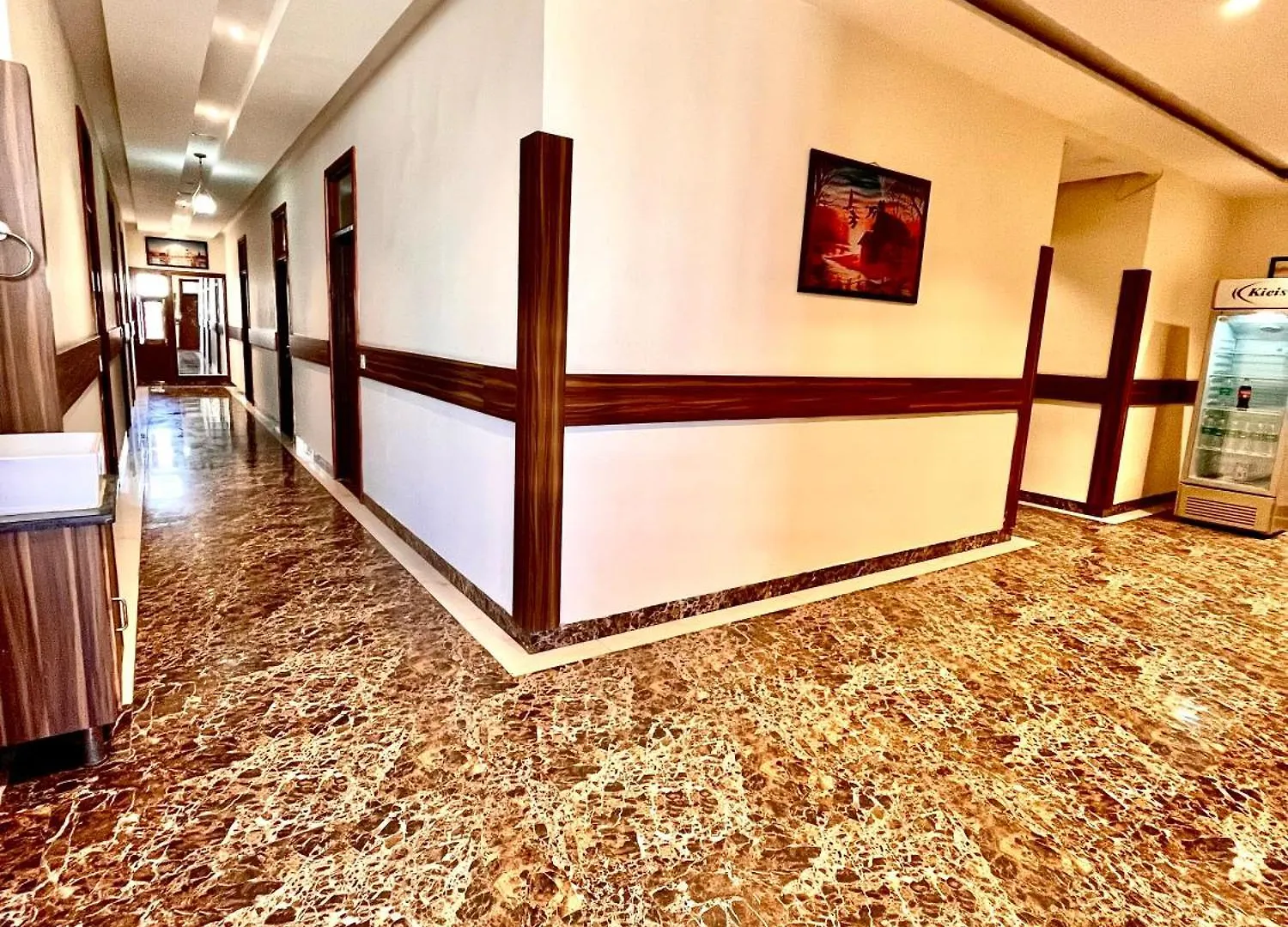 ****  Hotel Woodlark Zirakpur Chandigarh !! Top Rated & Most Awarded Properties In Tricity !! India
