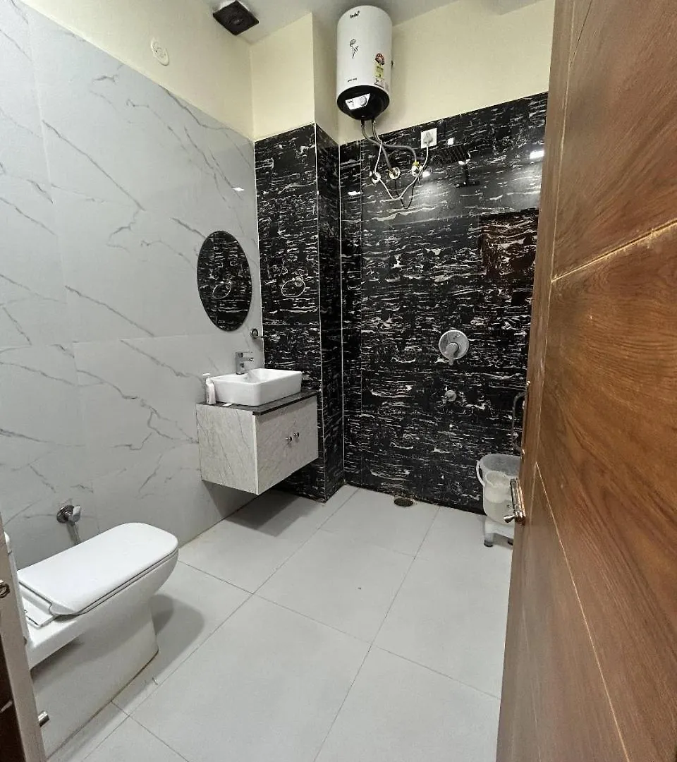 Hotel Woodlark Zirakpur Chandigarh !! Top Rated & Most Awarded Properties In Tricity !!